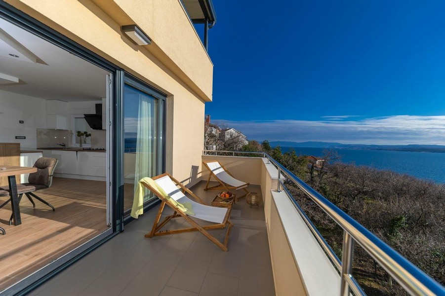 Byt s výhľadom na more na predaj v Chorvátsku A3821 v Jadranovo