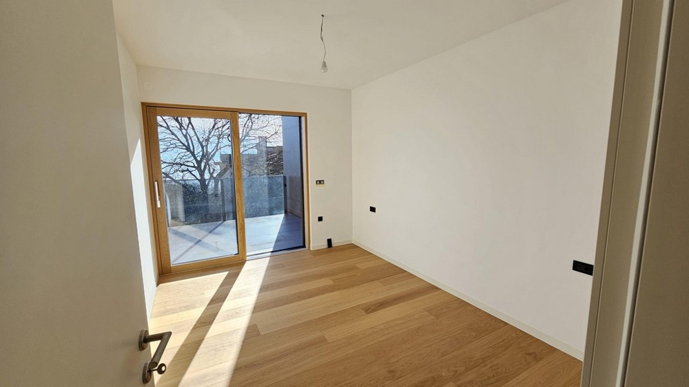 Izba s výhľadom do zelene