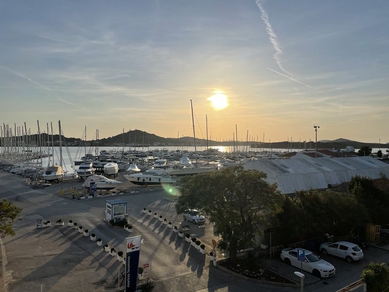 Prímorské nehnuteľnosti ostrov Murter Chorvátsko.