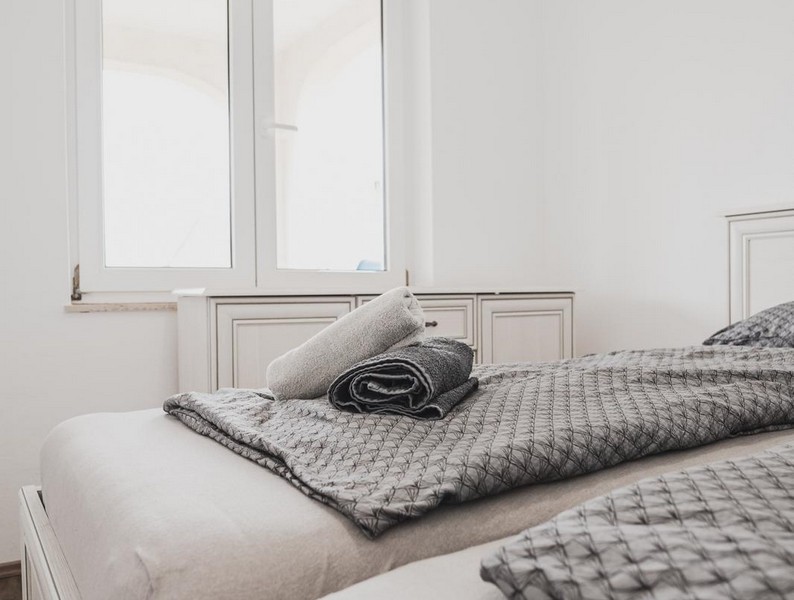 Spálňa s manželskou posteľou