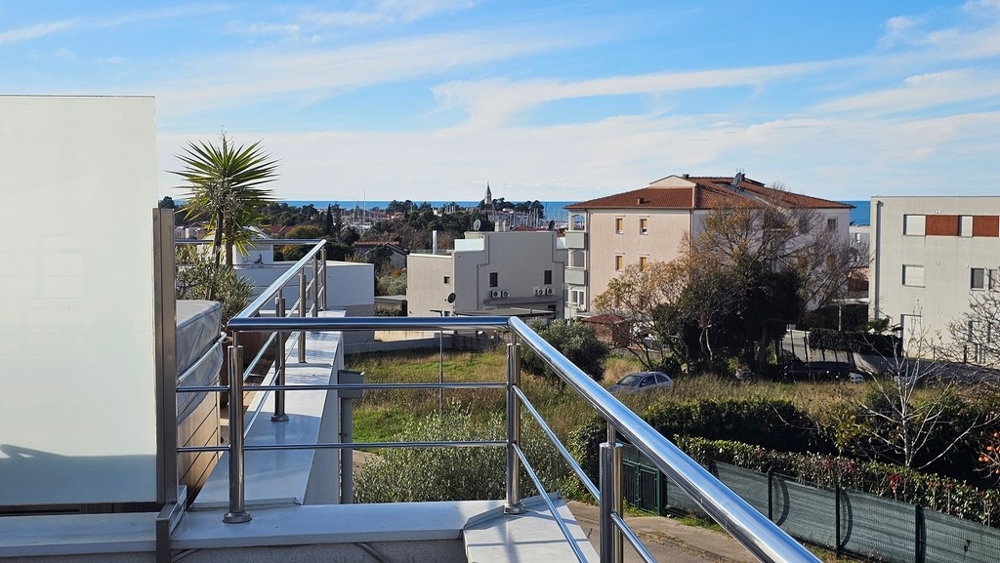 Predám apartmán s výhľadom na more na Istrii v Novigrad - A3870.