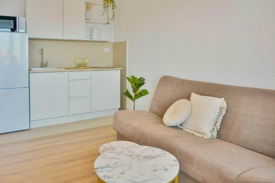 Obývacia časť a kuchyňa.