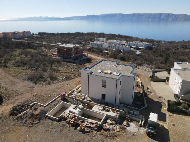 Panoramatický výhľad na more a novú rozvojovú oblasť neďaleko Smokvice Krmpotska