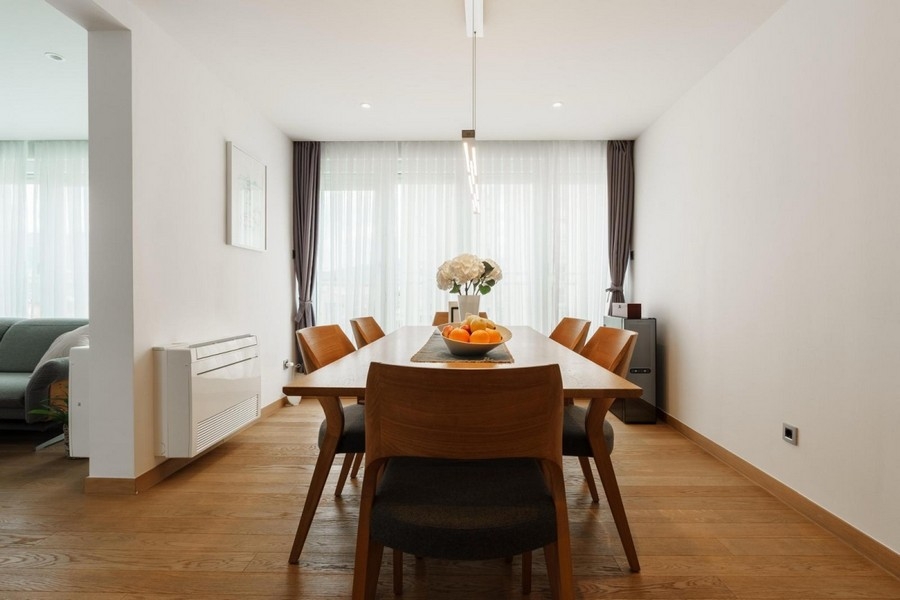 Moderná jedálenská časť bytu A3886 v Splite