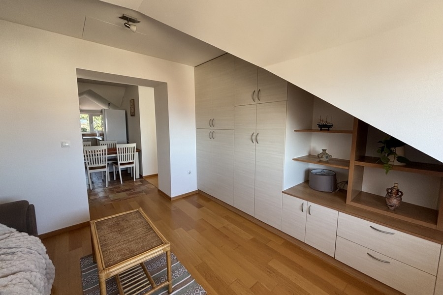 Kuchyňa a jedáleň apartmánu A3924 v Chorvátsku.