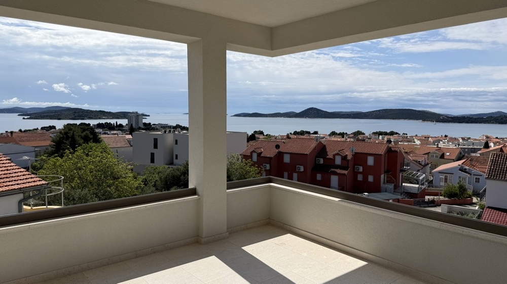 Apartmán s výhľadom na more v Vodice, Dalmácia - A3938.