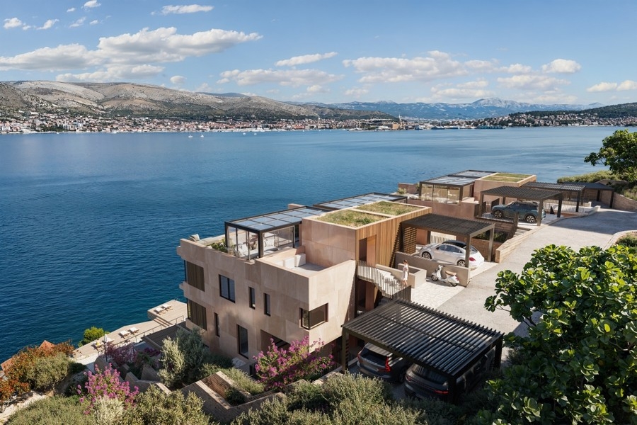 Panoramatický výhľad na more z luxusných apartmánov na Čiove