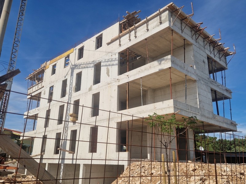 Obytný komplex na pláži v Povljane na Pagu