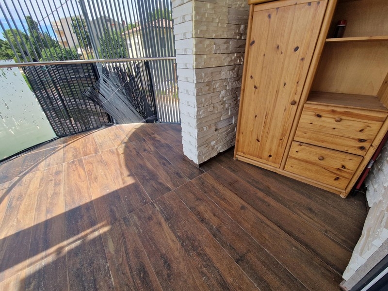 Krytá loggia so skriňou
