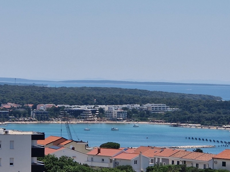 Panoramatický výhľad na záliv Novalja