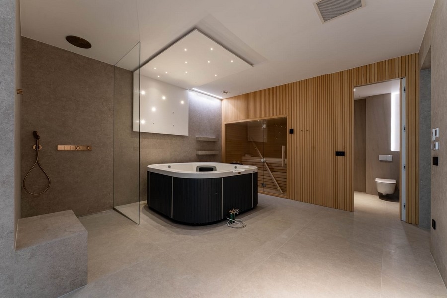 Wellness zóna s vírivkou a saunou
