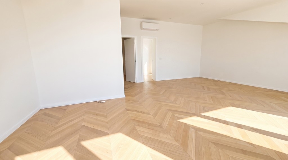 Obývacia izba s klimatizáciou a parketovými podlahami