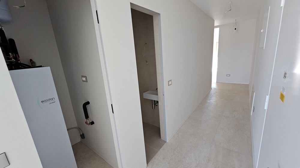 Chodba s inžinierskymi sieťami a WC