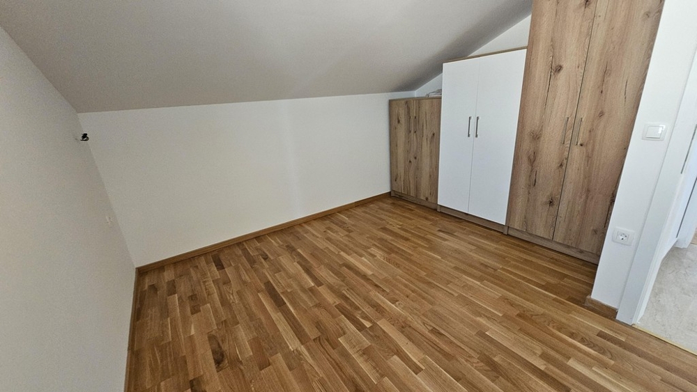 Spálňa so vstavanou skriňou