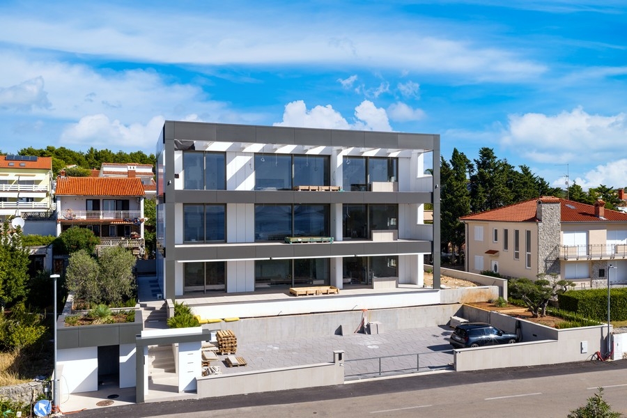 Novopostavený dom s apartmánom v Krku