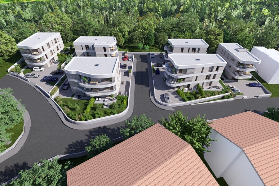 Strešný apartmán na Krku, pohľad na strešné terasy komplexu z vtáčej perspektívy