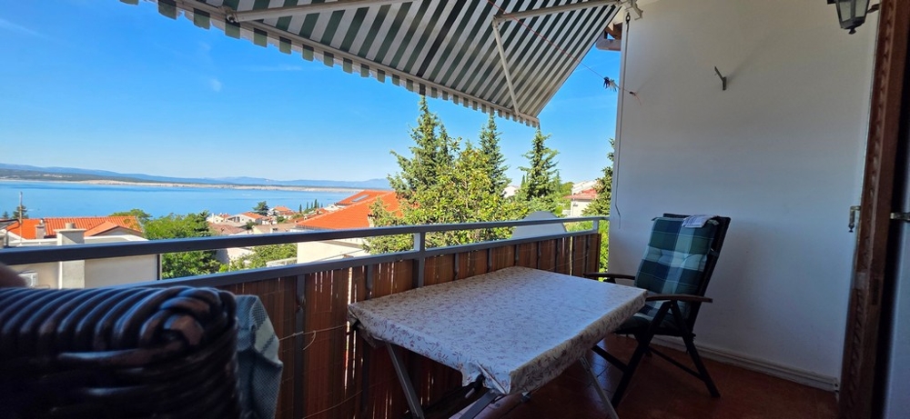 Balkón s posedením a výhľadom na Kvarnerský záliv, apartmán A4103