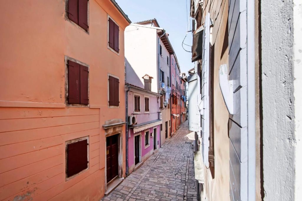 Alej v starom meste Rovinj