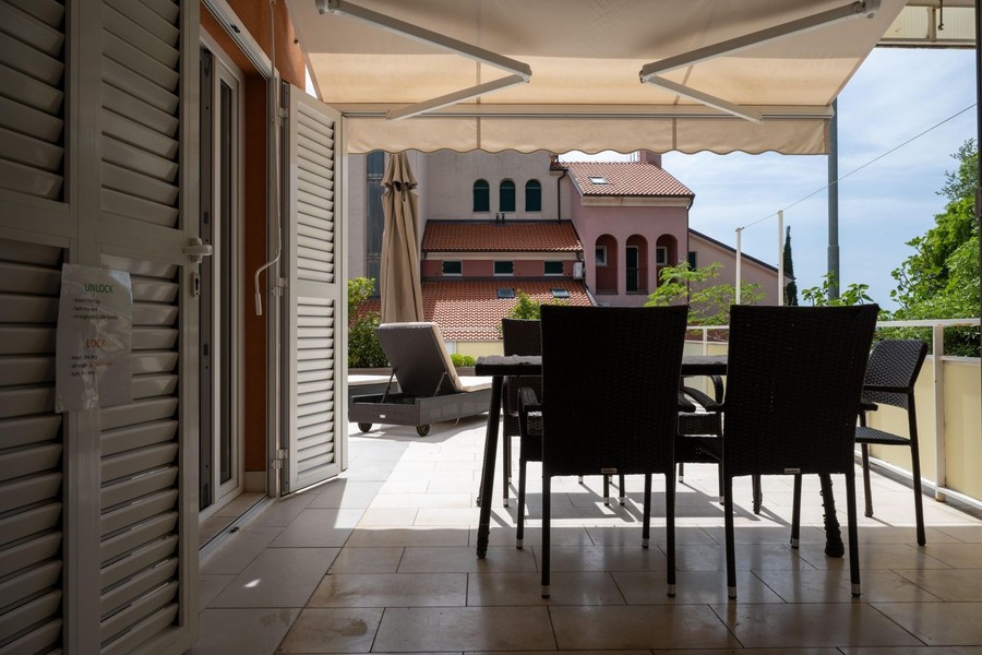 Loggia s markízou