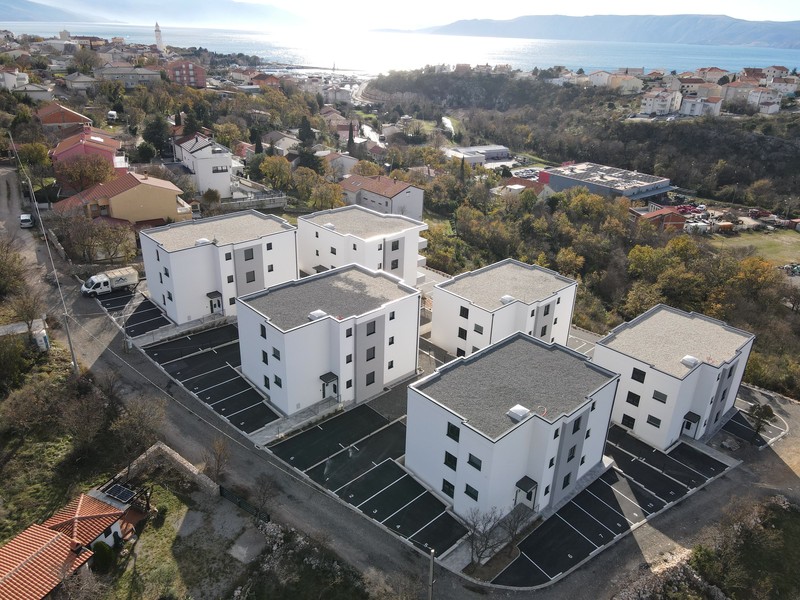 Novostavby s parkovacími miestami z vtáčej perspektívy