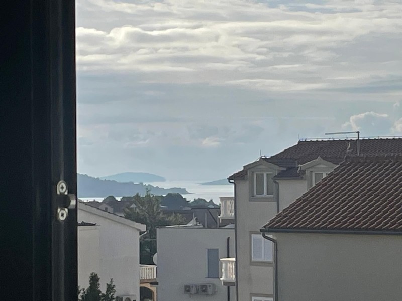 Novostavby s výhľadom na more a bazénom vo Vodiciach