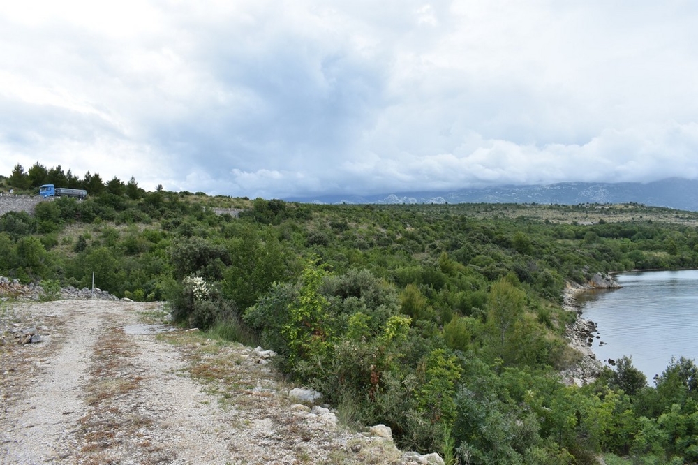 Kúpim prímorskú nehnuteľnosť v tichej lokalite v Chorvátsku - Panorama Skauting.