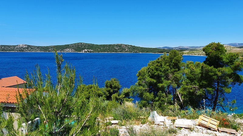 Panoramatický výhľad na more.