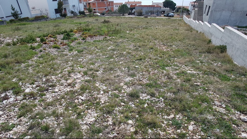 Pozemok v blízkosti centra Rogoznice, Chorvátsko.