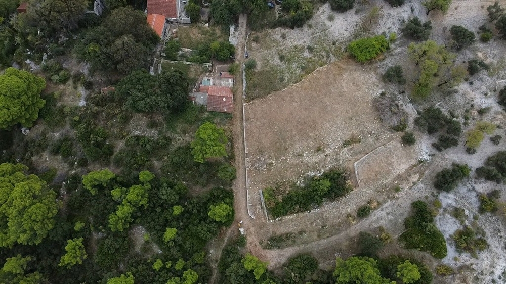 Priestranná nehnuteľnosť s ruinami na prestavbu - G437