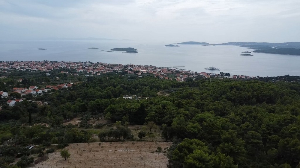 Nehnuteľnosť s rozlohou 1590 m² v tichej, odľahlej lokalite