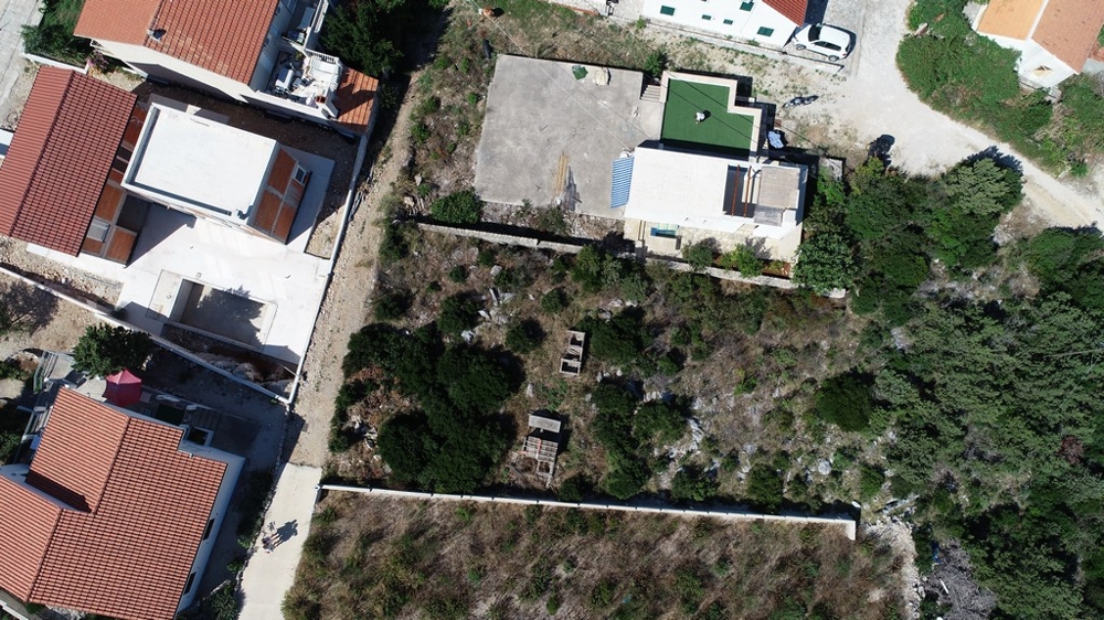 Pohľad na nehnuteľnosť G438 z vtáčej perspektívy.