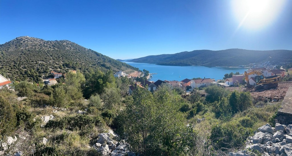 Pozemok s krásnym výhľadom na more na predaj v Chorvátsku - Panorama Skauting.