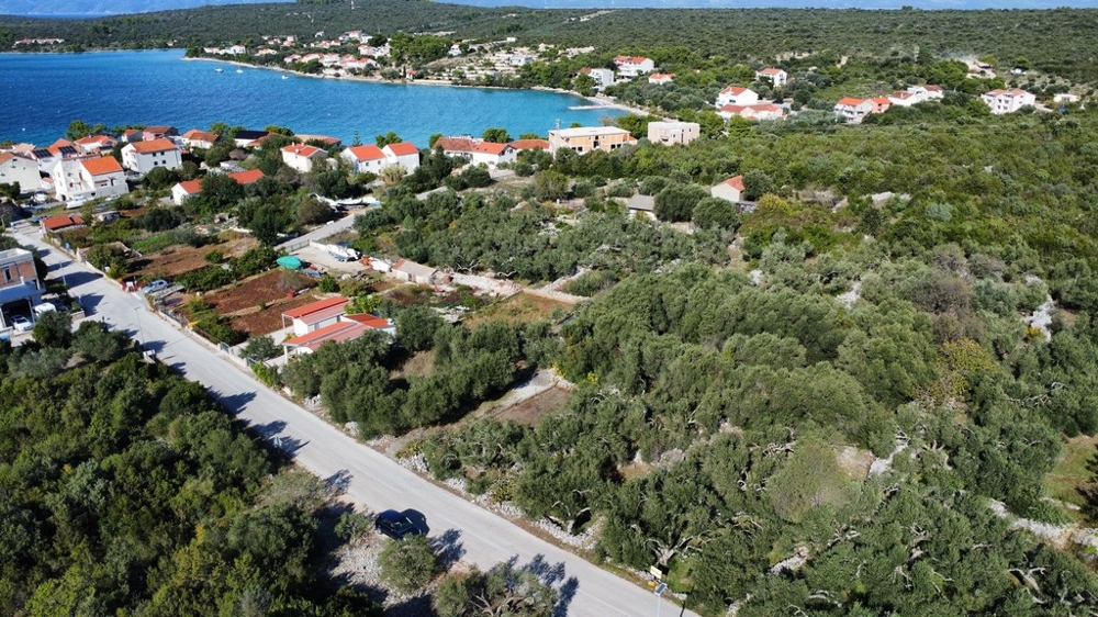 Stavenisko v blízkosti mora.