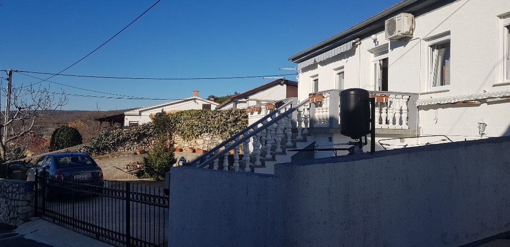 Krásny dom na panoramatickom mieste na predaj v Chorvátsku.