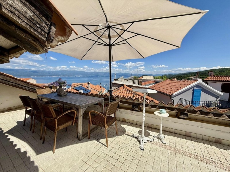 Na predaj zrekonštruovaný kamenný dom v Chorvátsku na ostrove Krk vo Vrbniku.