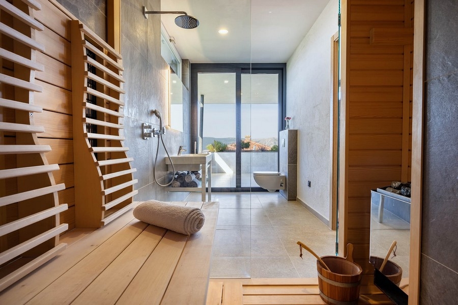 Sauna a kúpeľňa.