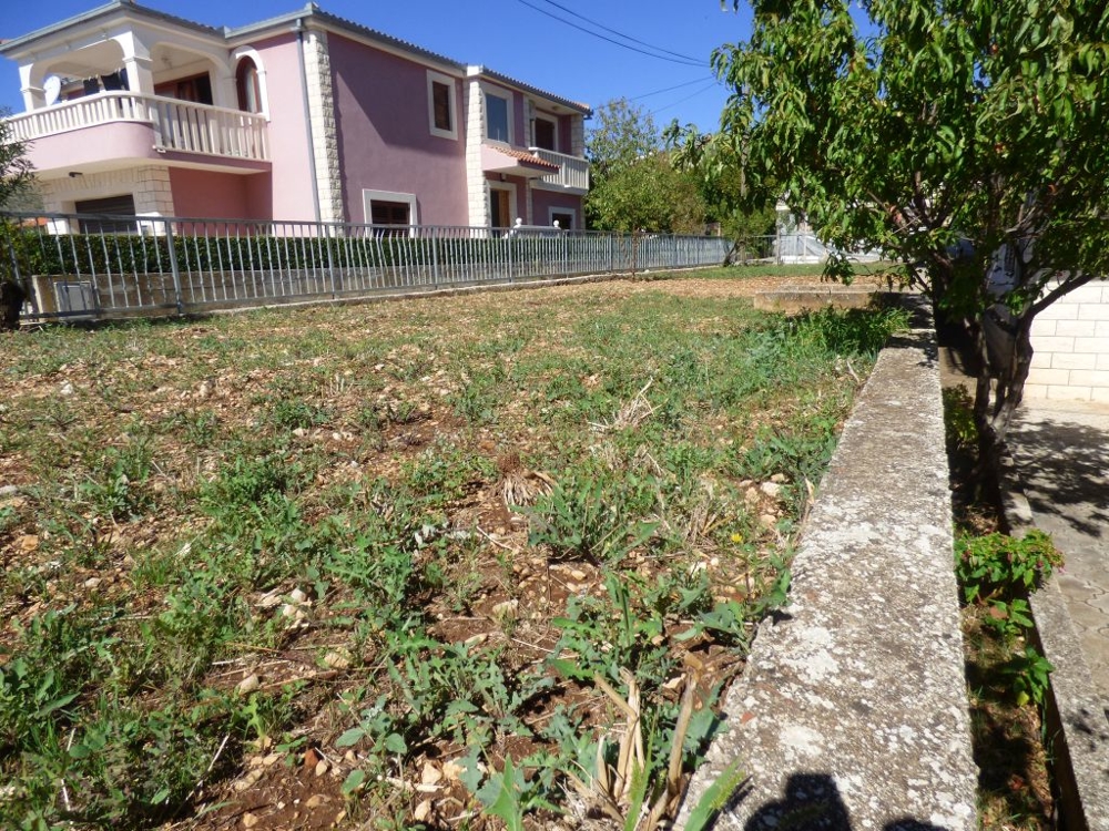 Záhrada pozemku H1238 v Chorvátsku.