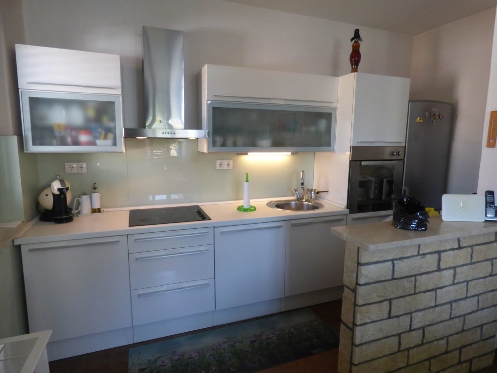 Pohľad na kvalitnú kuchyňu.