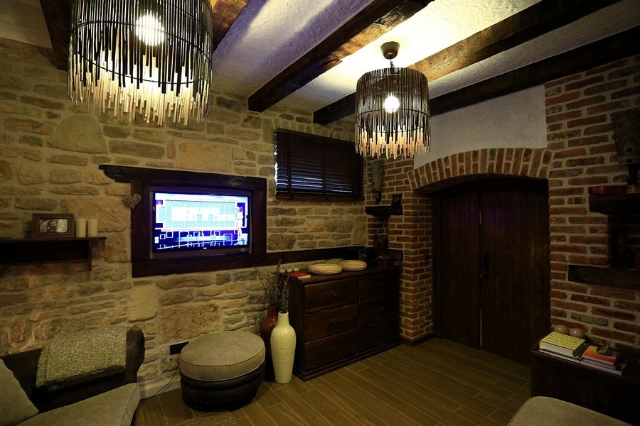 Priestranný dom s veľkou terasou a grilom