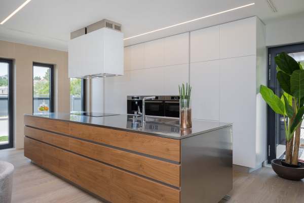 Otvorený kuchynský blok z H1382 v Zadare