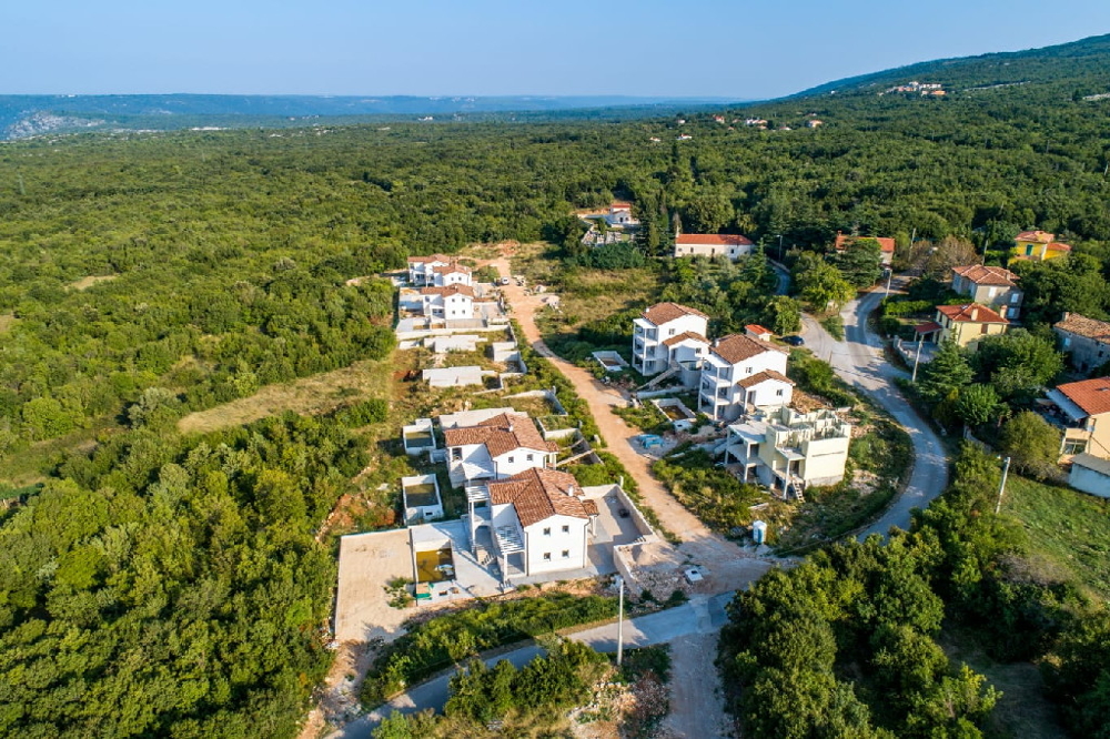 Predám kamenný dom vo vilovej oblasti v Chorvátsku - Panorama Scouting GmbH.