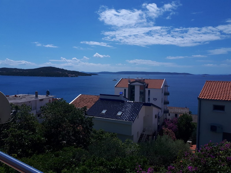 Kuchynka s jedálenským kútom nehnuteľnosti v regióne Trogir