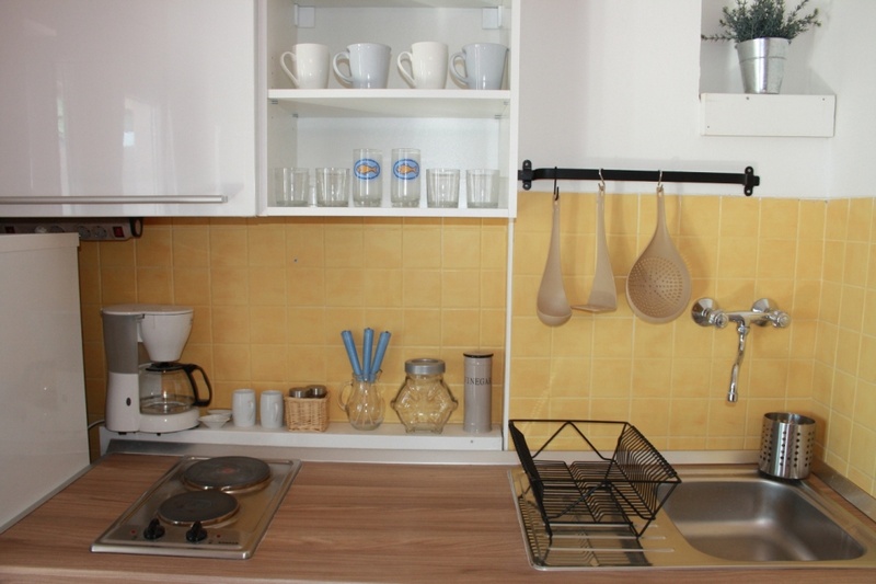 Pohľad do spálne s krytým balkónom