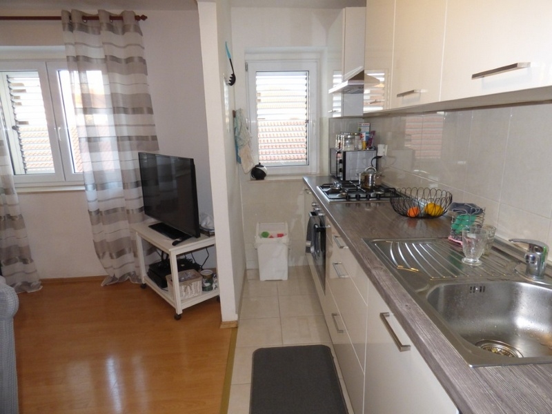 Kuchyňa s funkčným nábytkom.