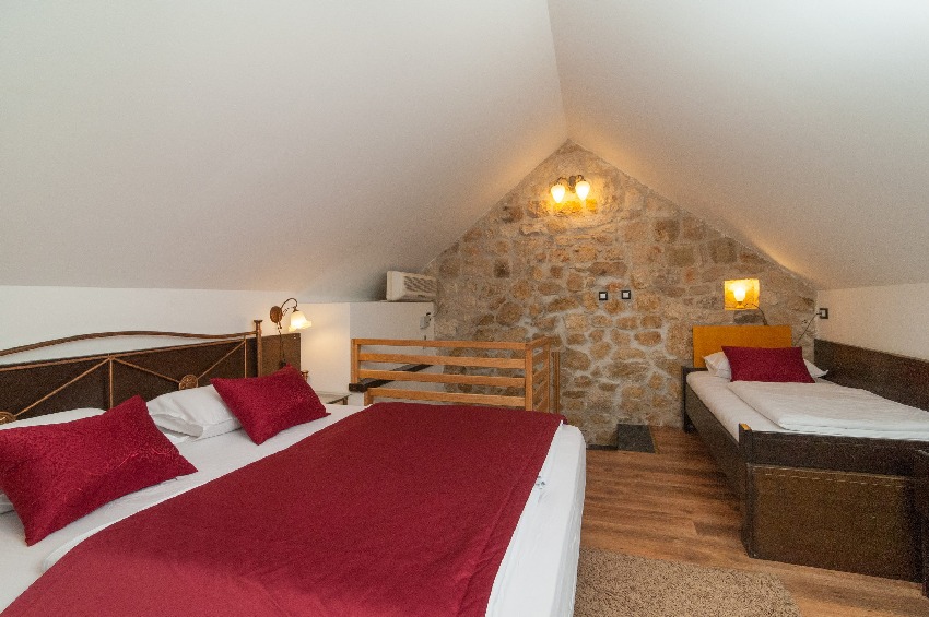 Dojmy z apartmánov H1584 pri Omiši v Chorvátsku - Panorama Scouting GmbH.