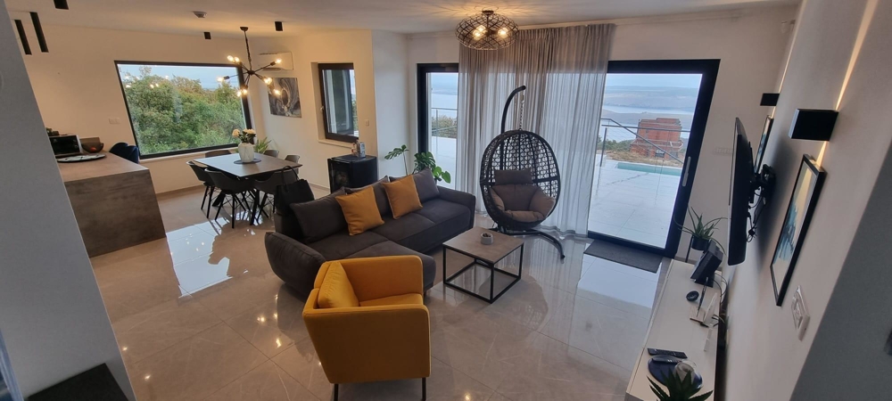 Bazén objektu H1647 v Chorvátsku - Panorama Skauting.