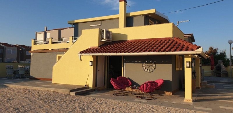 Zadná časť domu H1699, ktorý je na predaj v Nin v Chorvátsku - Panorama Scouting Real Estate.