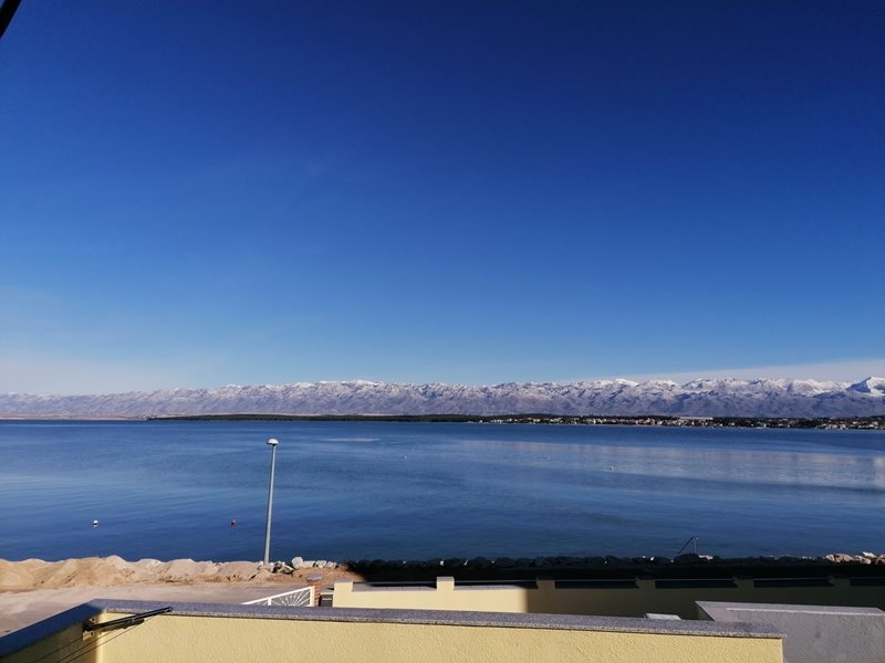 Vstupná časť nehnuteľnosti H1699 v meste Nin, región Zadar.