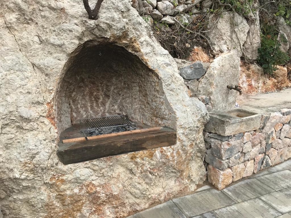 Grilovanie objektu H1733, Senjský kraj, Chorvátsko - Panorama Skauting.