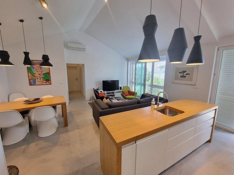 Obývacia izba a jedáleň nehnuteľnosti H1781 v Crikvenici, Chorvátsko - Panorama Skauting.